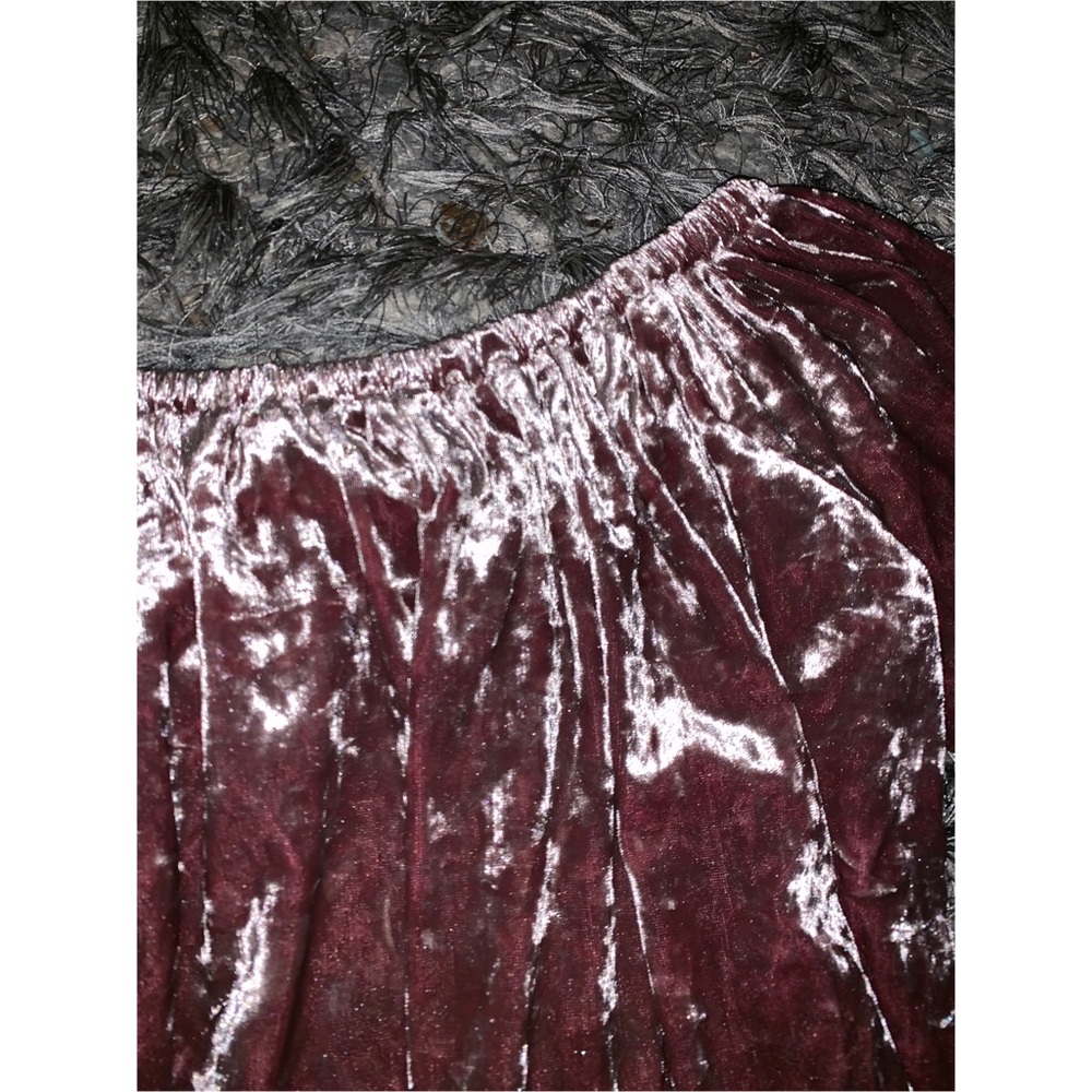 Plum pink velvet off the shoulders top - Picture 9 of 11